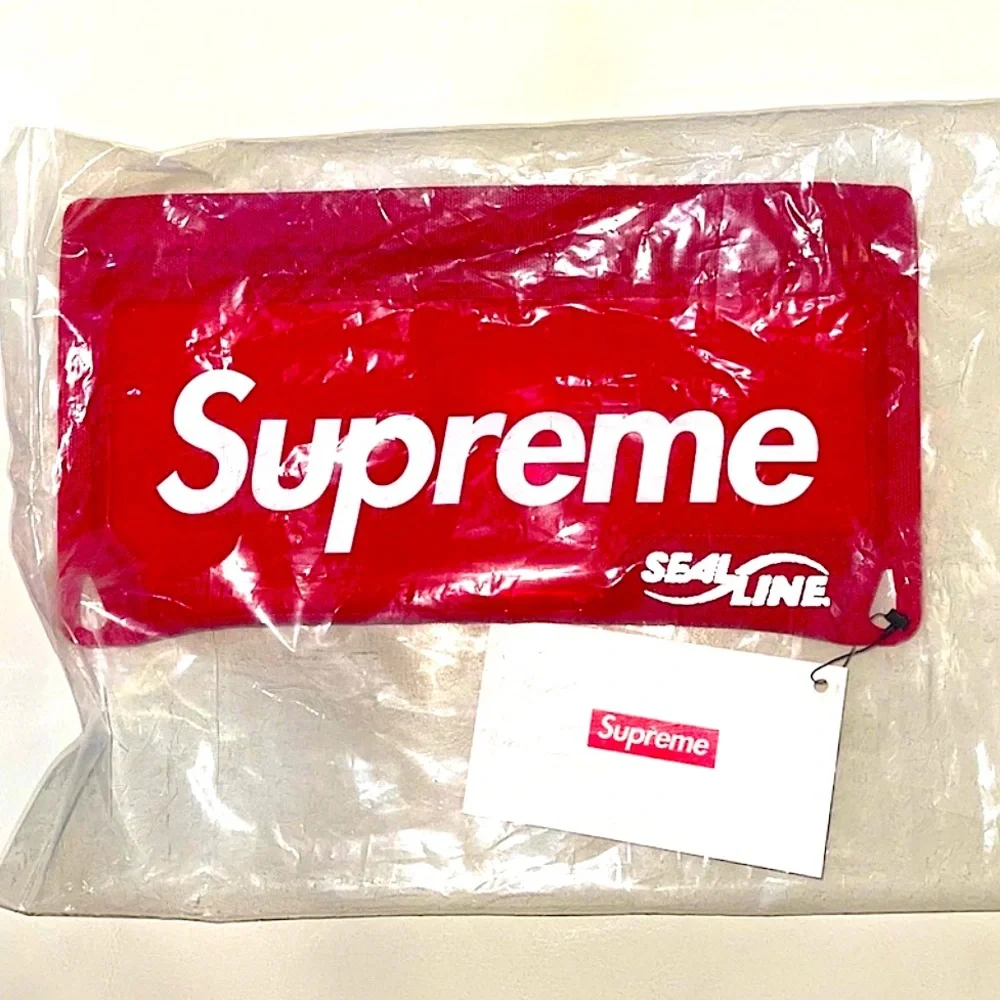 ❤️AUTHENTIC SUPREME sea line‎ waterproof case in red ❤️